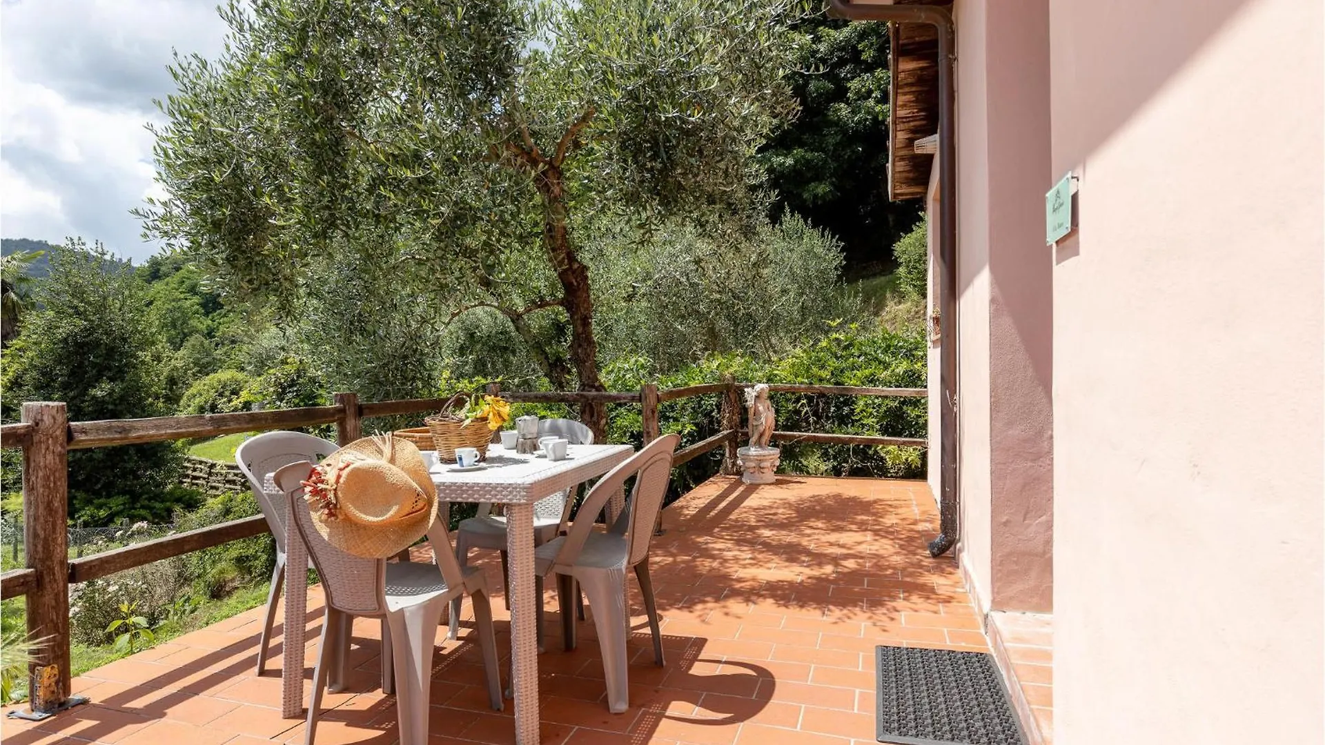 Villa Bianca Gello  Holiday home Gello (Lucca)